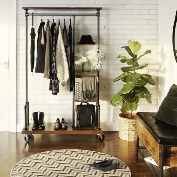 Meet your Posher, Jill - Picture 1 of 1